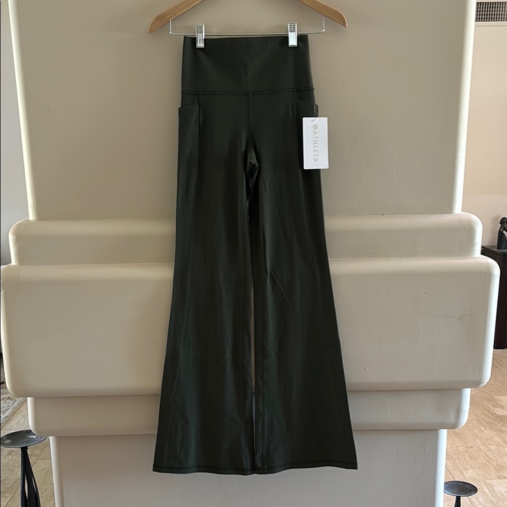 Athleta Salutation Stash Flare Pant. Aspen Olive. XS. NWT.
